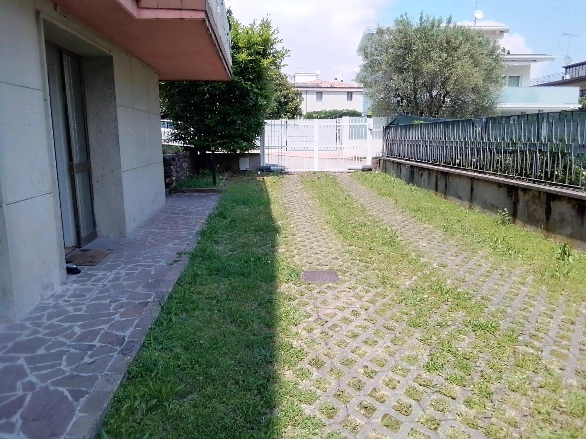 Holiday Apartaments Desenzano del Garda Zewnętrze zdjęcie